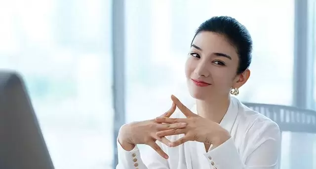 《夏末初见》收视率2.571%登顶，《蜜语纪》1.375%垫底 | 现场图