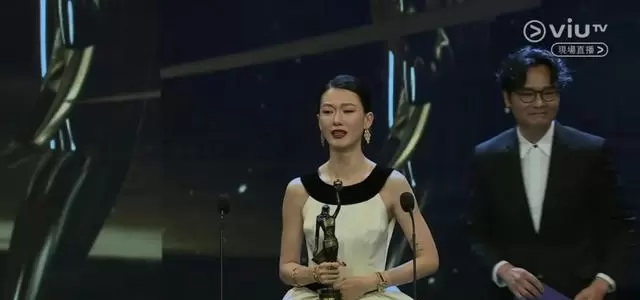 廖子妤凭《像我这样的爱情》获第44届香港电影金像奖最佳女主角 | 细节速览