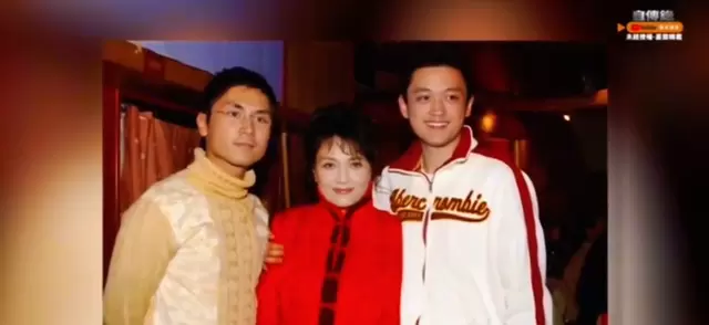 李泳豪杨思琦九年恋情始末及同居生活细节 | 细节速览