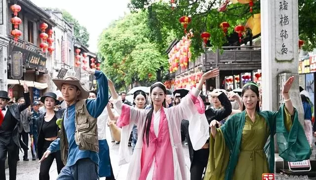 福州“电影+”试点启动五一商圈联动，票根可兑餐饮折扣 | 相关图片