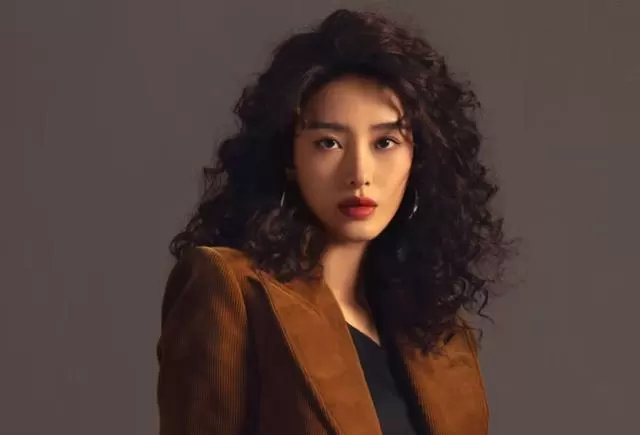 周媚跳楼成植物人，何韩隐瞒临终托付引爆角色信任危机 | 相关图片
